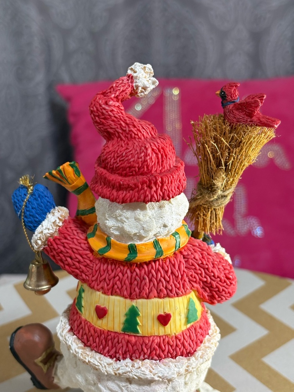 Vintage Resin Snowman with Cardinal and Bell - Classic Christmas Collection - Picture 3 of 16